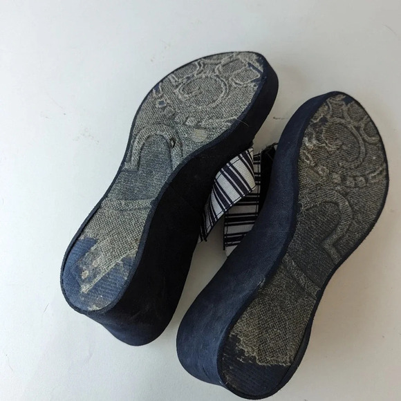 BCBG Paris Sager Wedge Flip Flops - 9 - Picture 2 of 6
